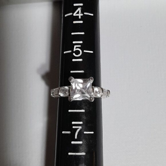 Faux Diamond...Size 6.5 - Picture 1 of 4